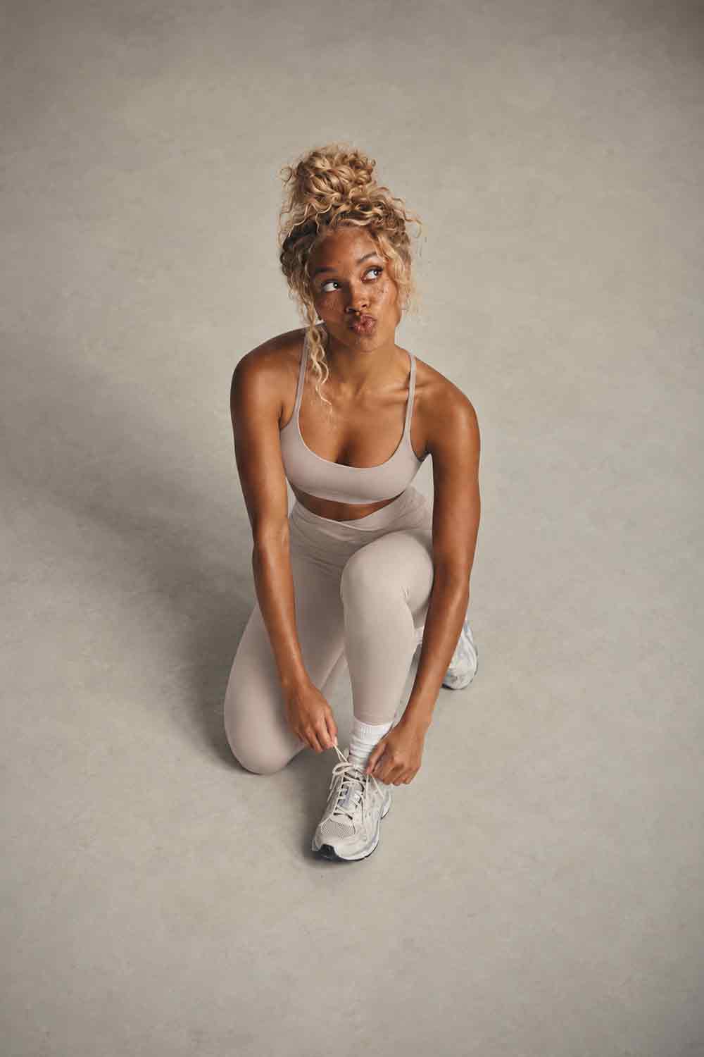 Form Luxe Sports Bra - Stone