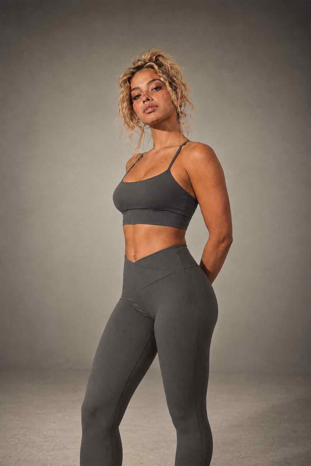 Form Luxe Sports Bra - Charcoal