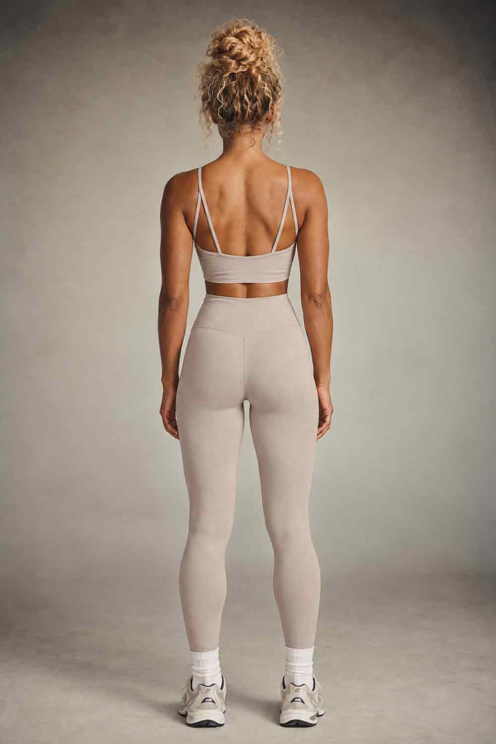 Form Luxe Sports Bra - Stone