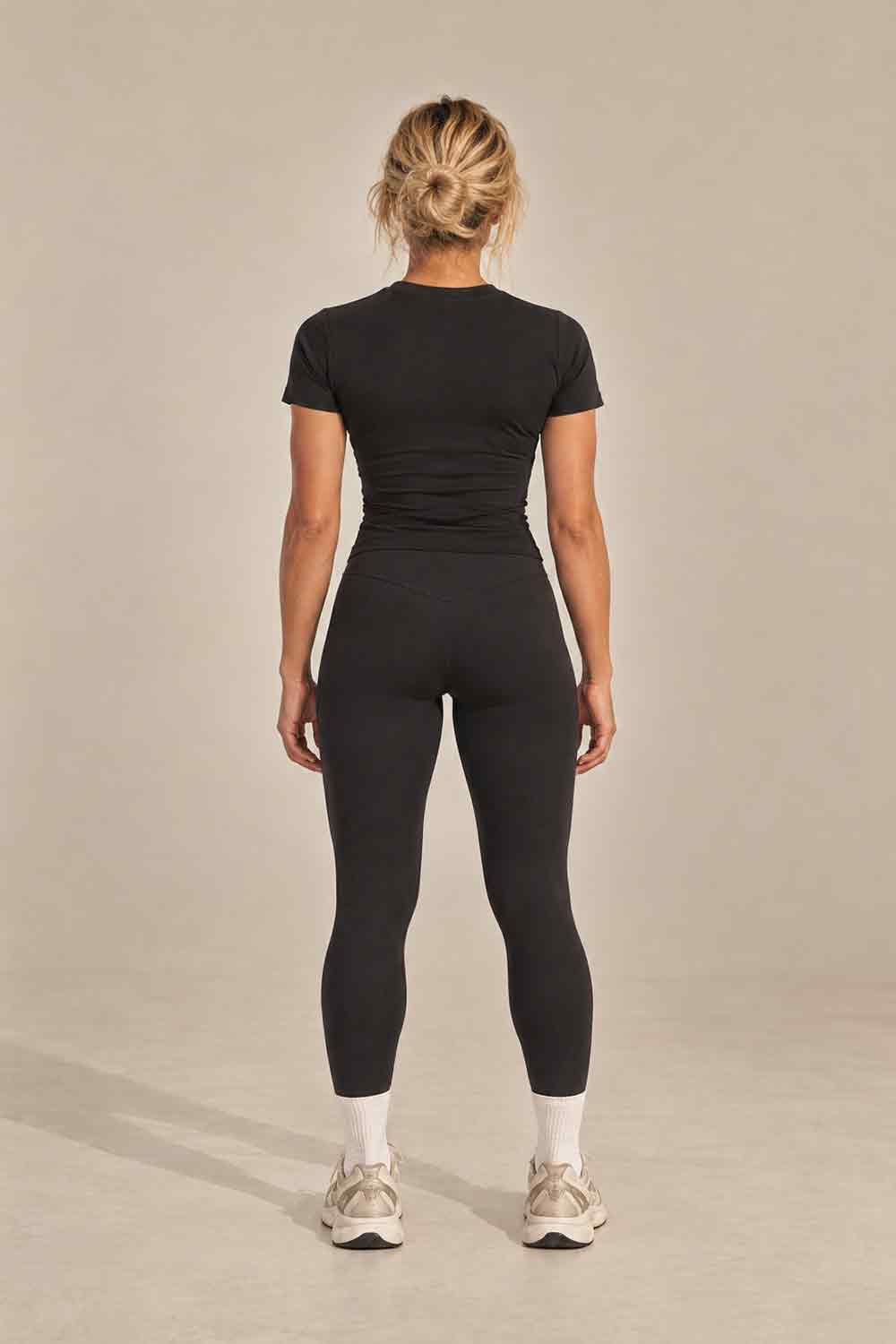 Form Luxe Sports Tee - Black